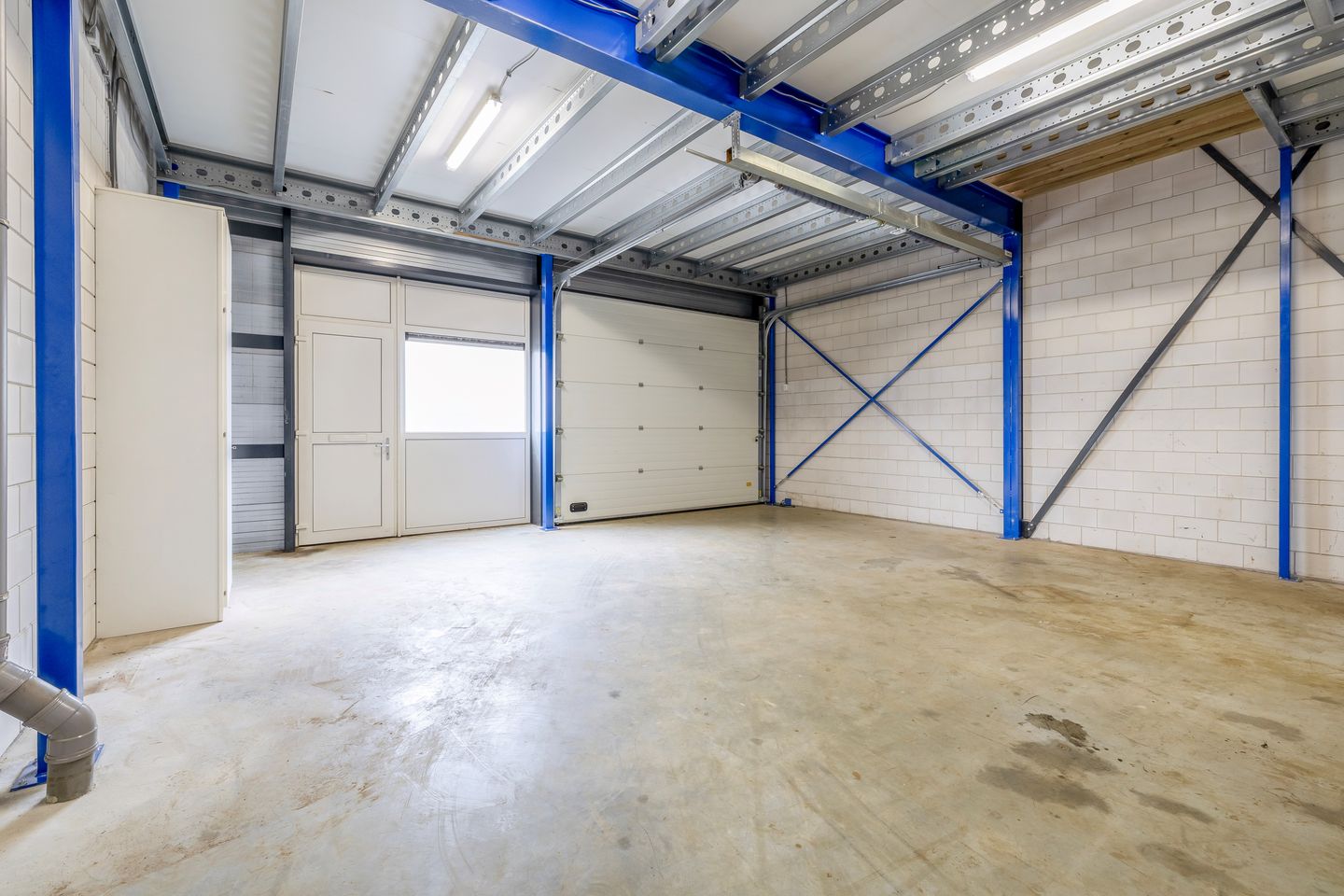 Bekijk foto 2 van Van der Waalsstraat 8-C