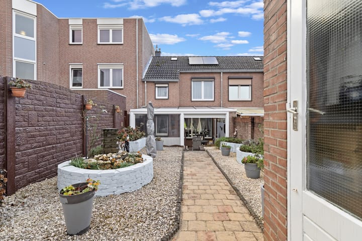 Photo 37 of St.Quirinusstraat 80