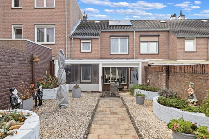 Photo 38 of St.Quirinusstraat 80