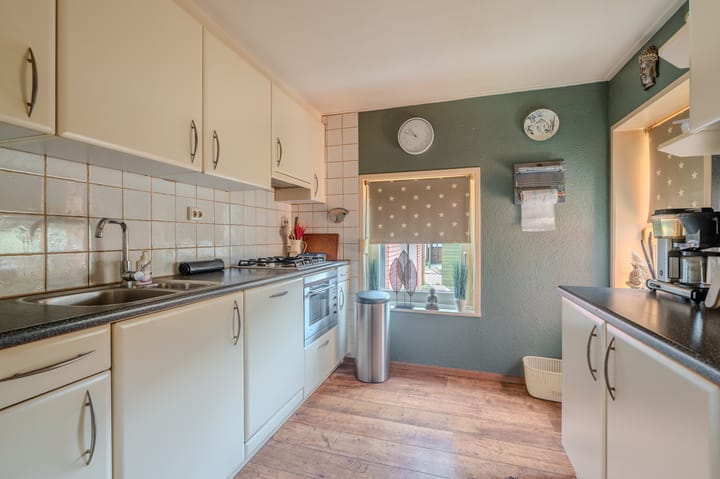 Photo 6 of Wilhelminastraat 111