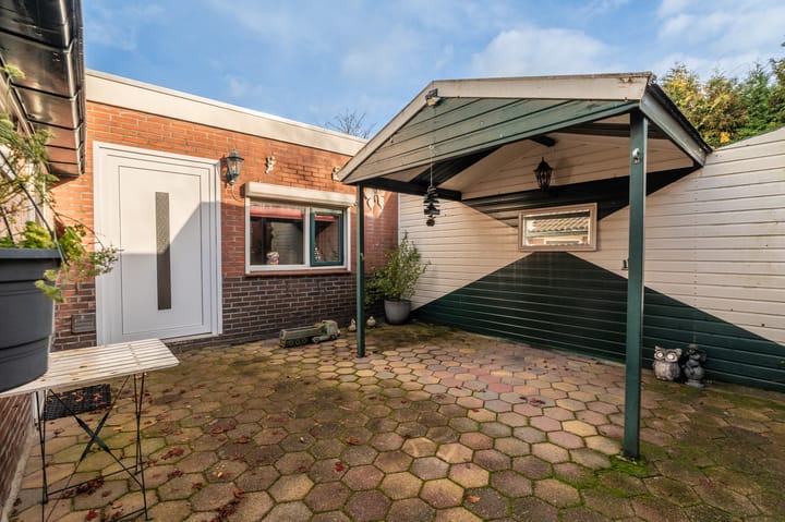 Photo 20 of Wilhelminastraat 111