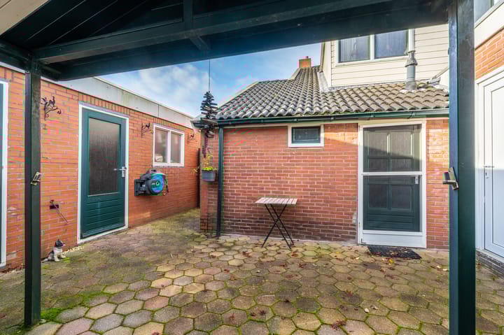 Photo 21 of Wilhelminastraat 111