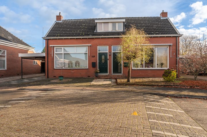 Photo 25 of Wilhelminastraat 111