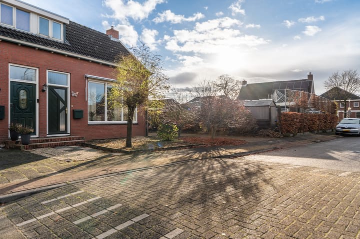 Photo 26 of Wilhelminastraat 111