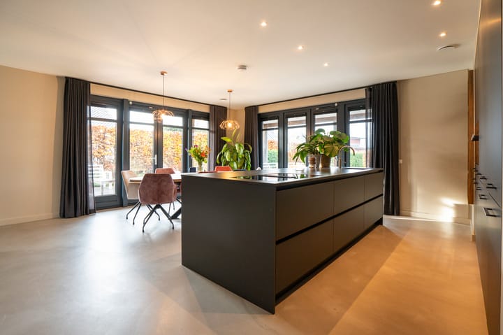 Photo 9 of Buitenbos 14