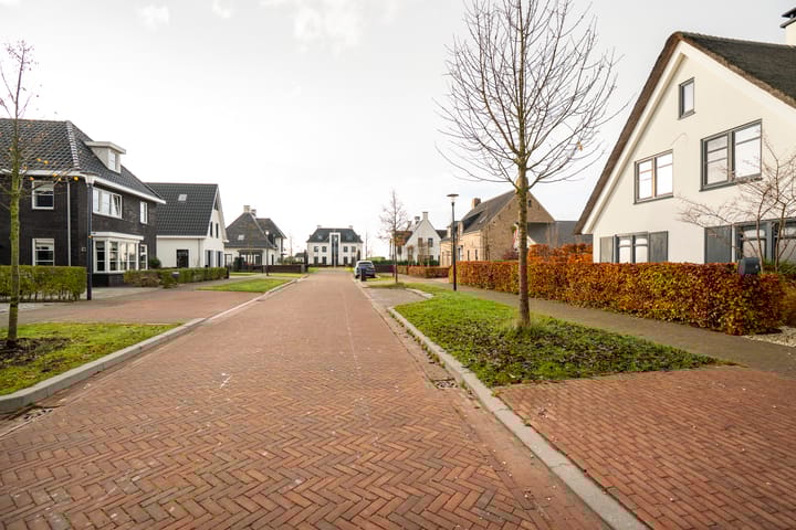 Photo 53 of Buitenbos 14