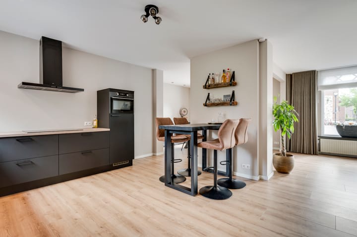 Foto 14 van Kerkplein 3