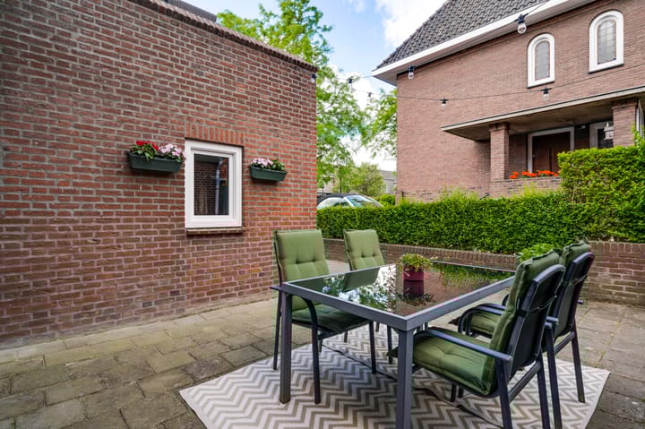 Foto 35 van Kerkplein 3