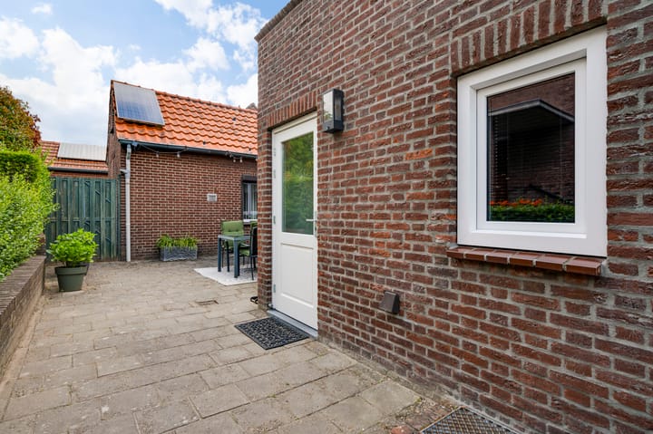 Foto 36 van Kerkplein 3