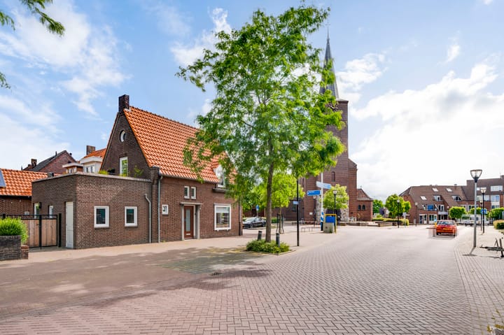 Foto 40 van Kerkplein 3