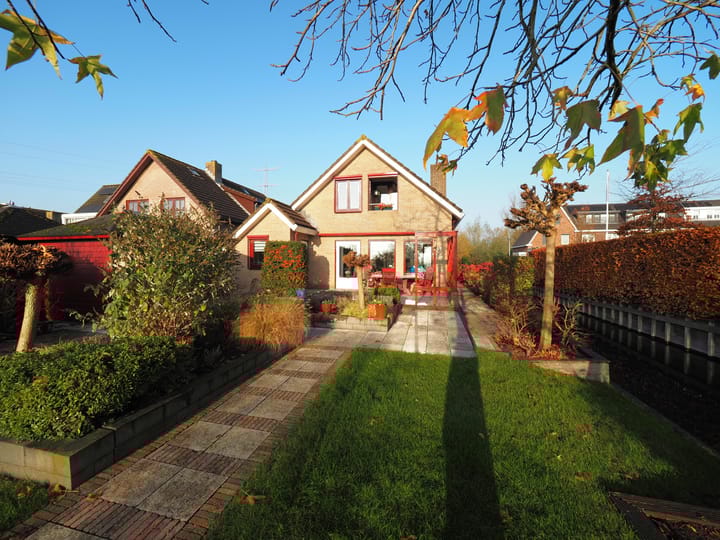 Photo 28 of Waterlelie 1