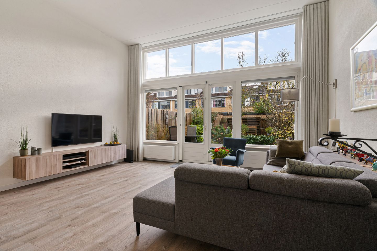 Photo 4 of Distelvlinderberm 98