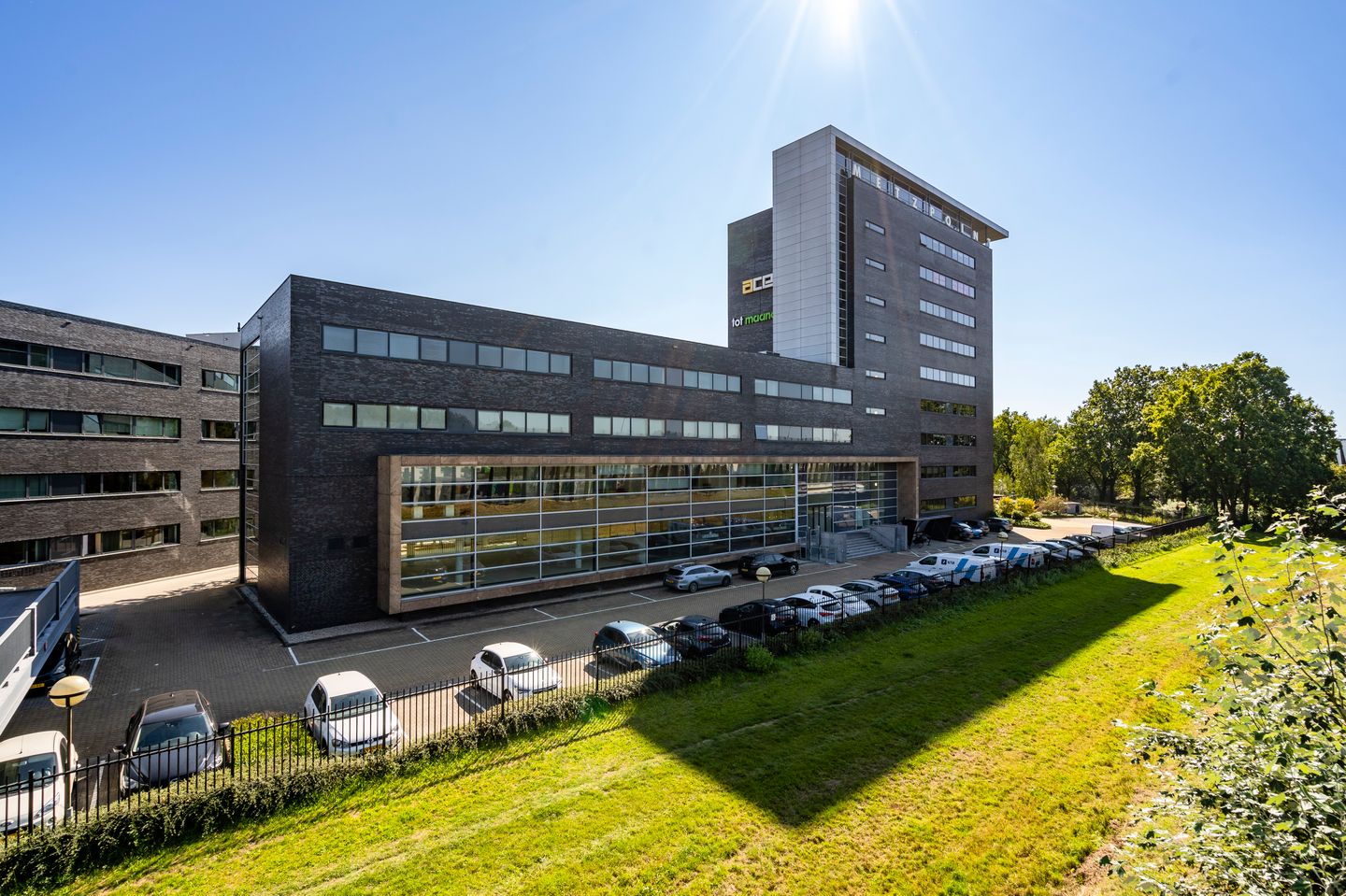 Bekijk foto 2 van Dr Holtroplaan 15-39