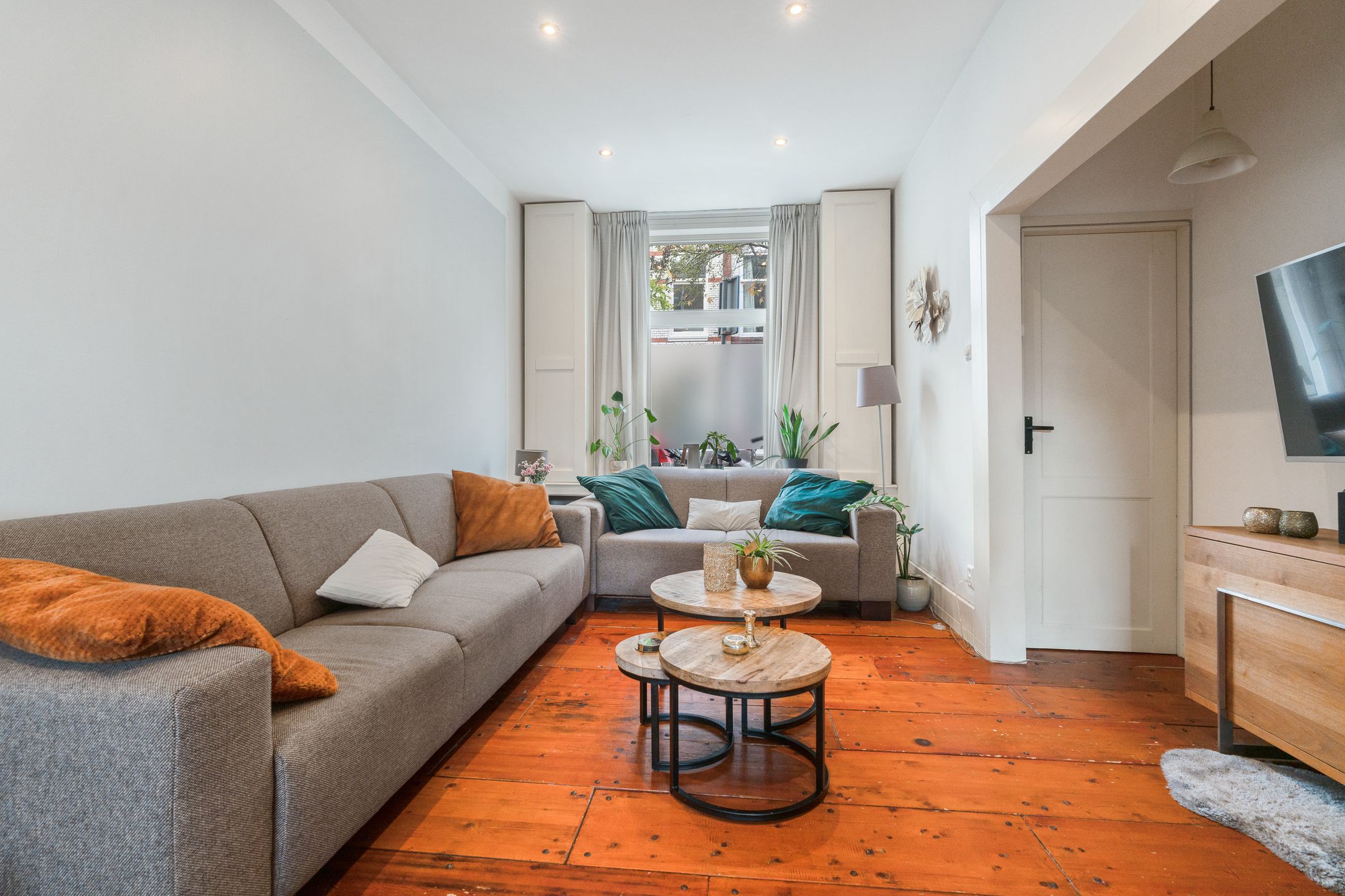 Photo 6 of Newtonstraat 276