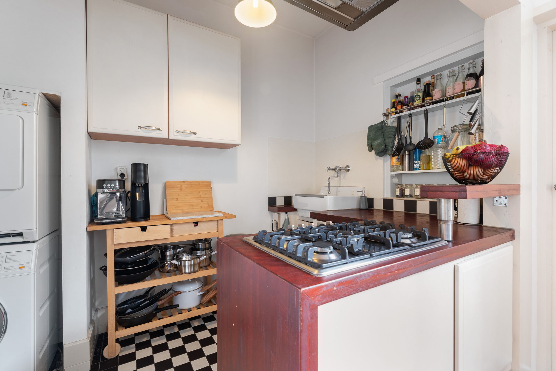 Photo 9 of Newtonstraat 276