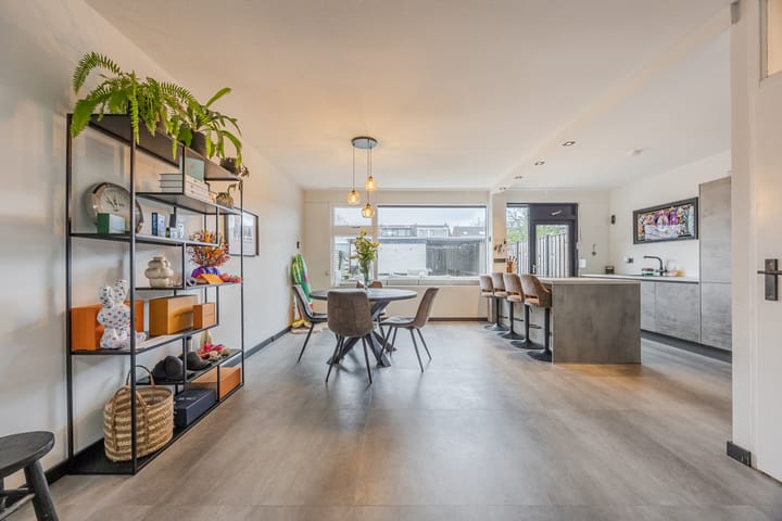 Foto 6 van Heilige Stoel 5931