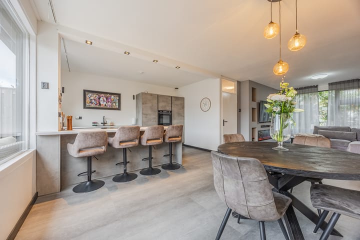 Foto 7 van Heilige Stoel 5931