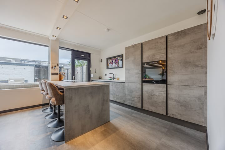 Foto 9 van Heilige Stoel 5931