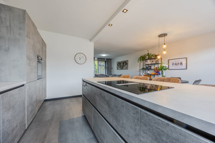 Foto 11 van Heilige Stoel 5931