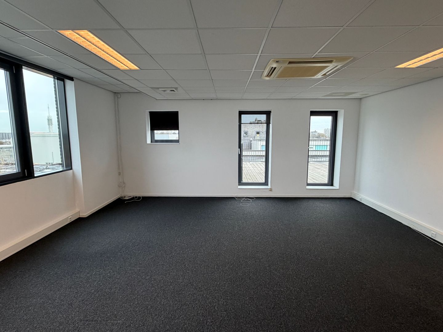 Bekijk foto 2 van A. van Leeuwenhoekweg 38-C20