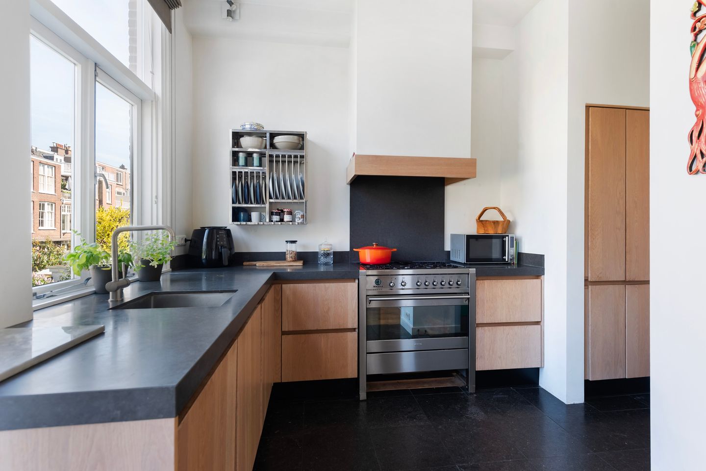 Photo 4 of Van Loostraat 21