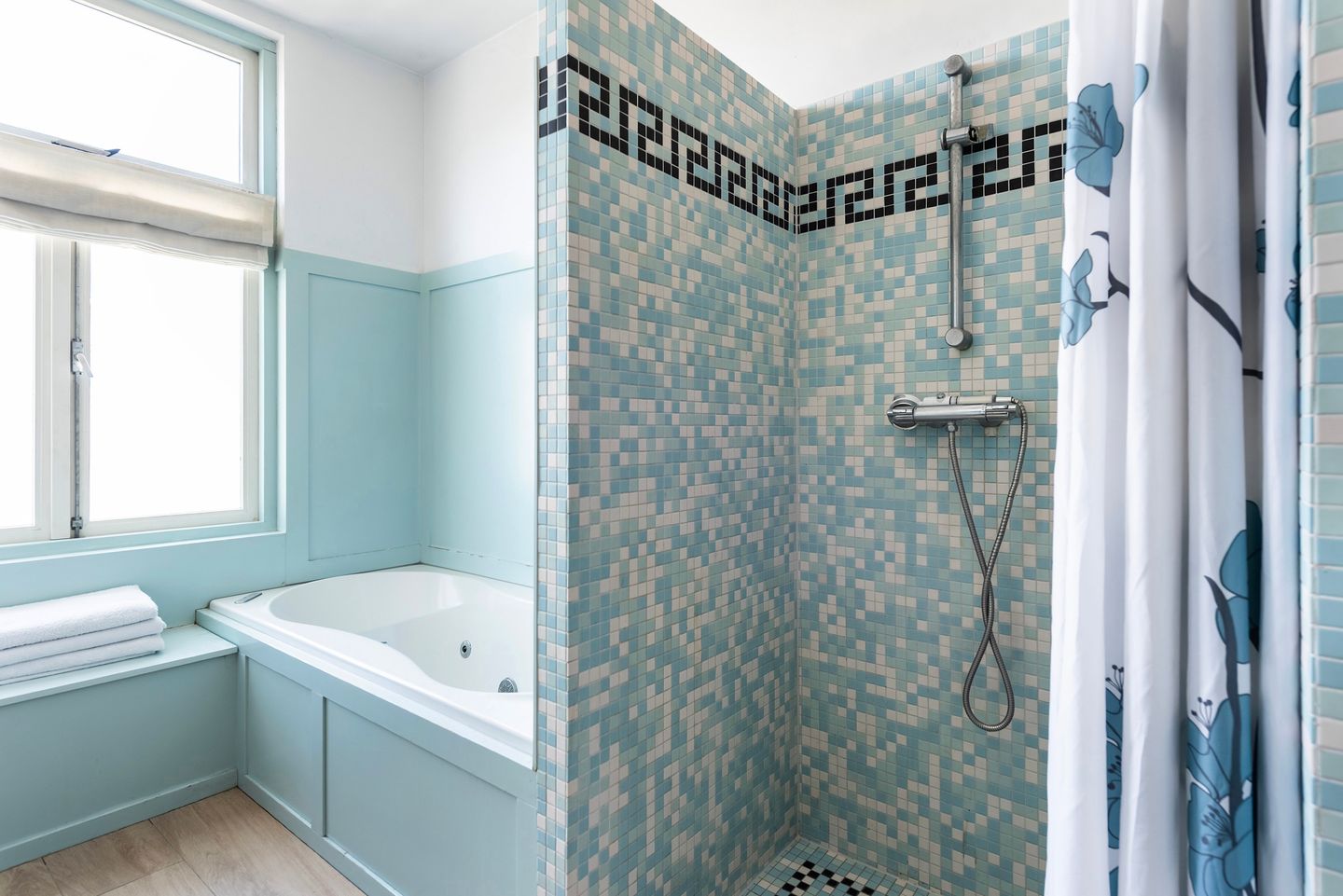 Photo 25 of Van Loostraat 21