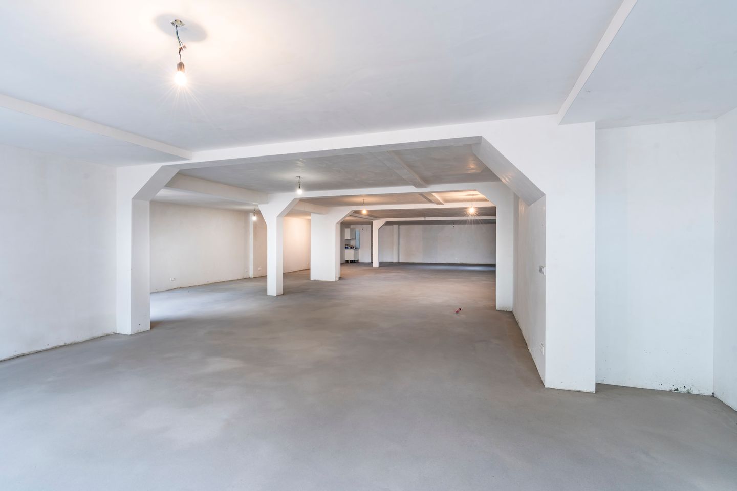 View photo 4 of Zevenend 2-f