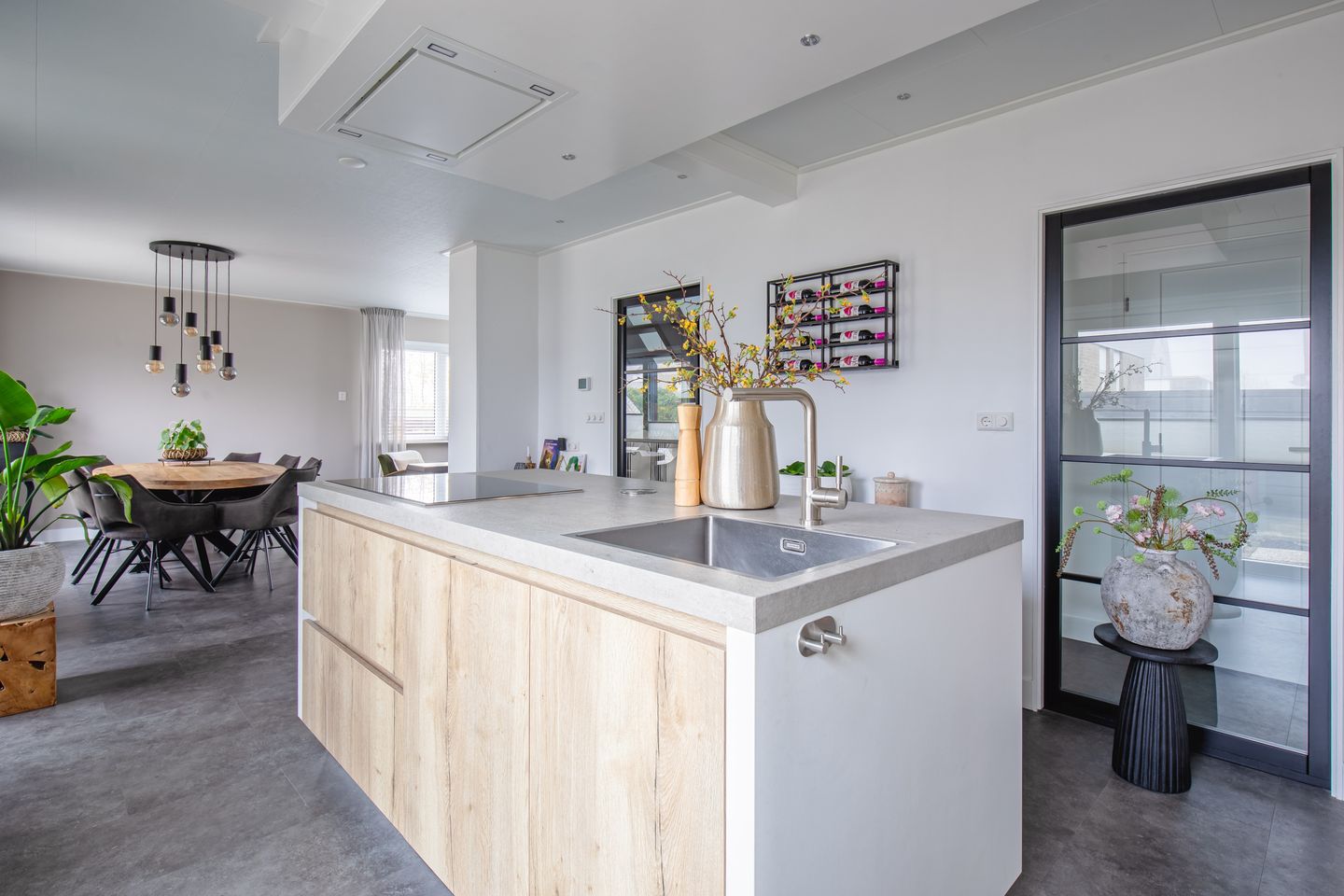 Foto 14 van De Wittstraat 4