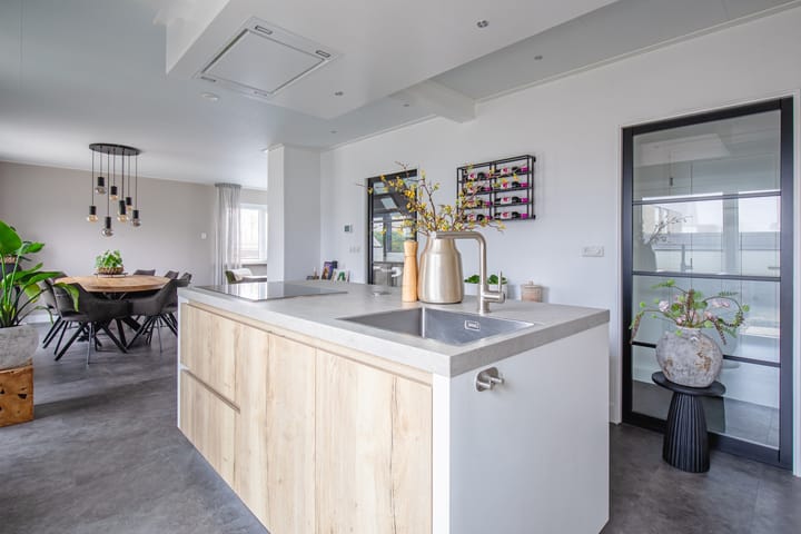 Foto 14 van De Wittstraat 4