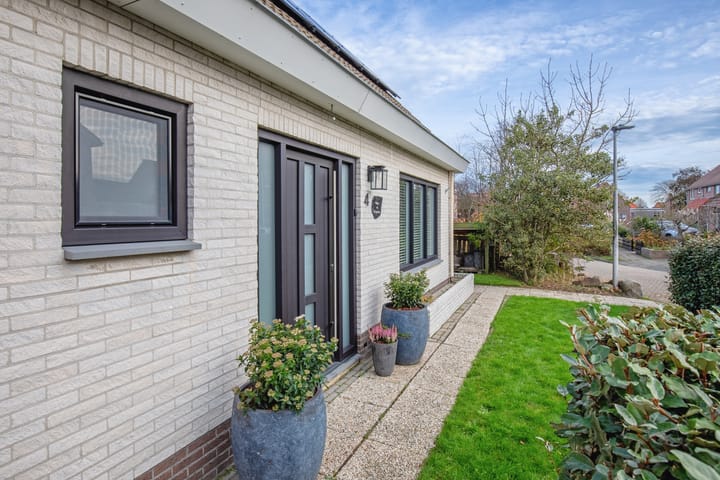 Foto 47 van De Wittstraat 4