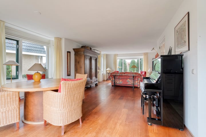 Photo 13 of Walstro 55