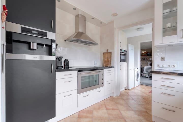 Photo 16 of Walstro 55