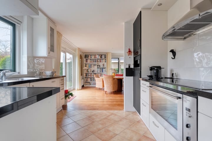 Photo 17 of Walstro 55