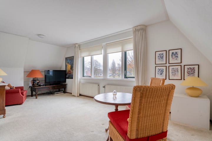 Photo 29 of Walstro 55