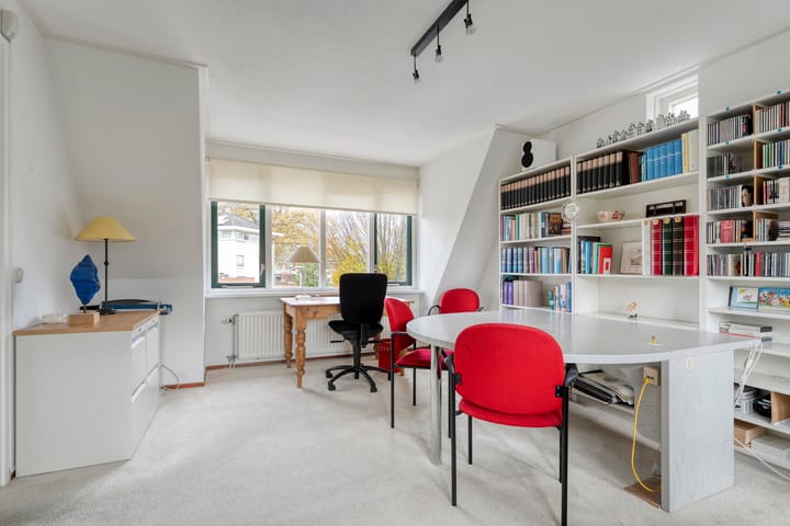 Photo 31 of Walstro 55