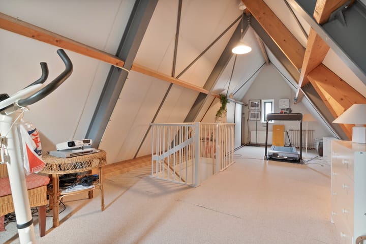 Photo 34 of Walstro 55