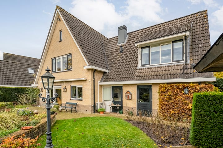 Photo 37 of Walstro 55