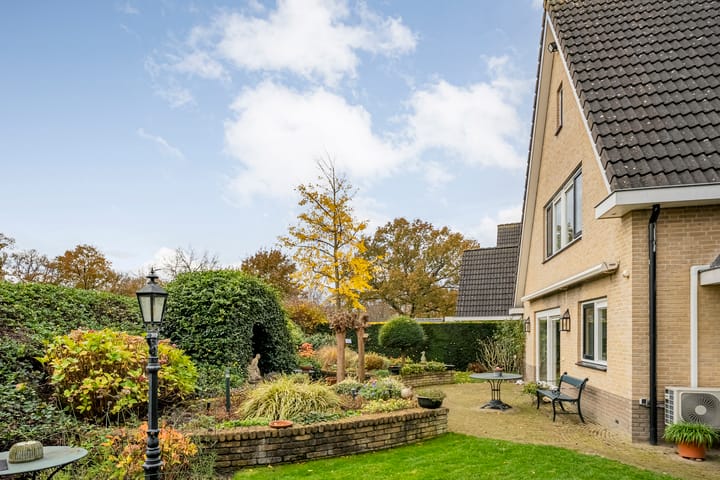 Photo 38 of Walstro 55