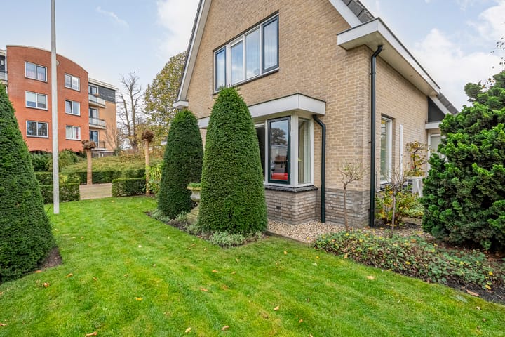 Photo 48 of Walstro 55