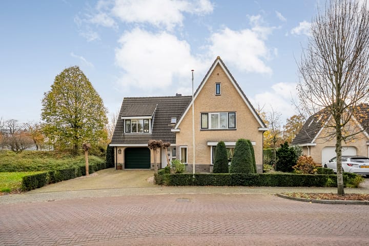 Photo 49 of Walstro 55