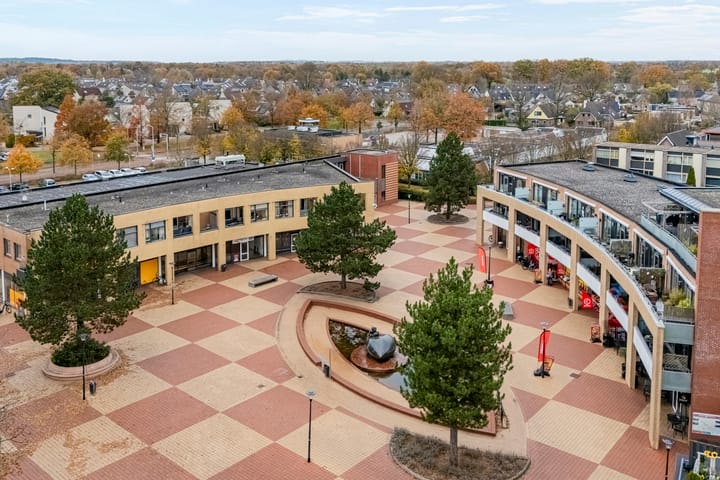 Photo 52 of Walstro 55