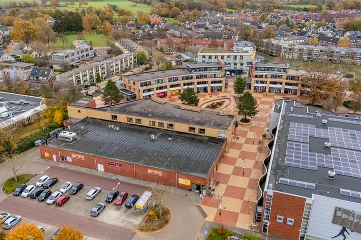 Photo 53 of Walstro 55