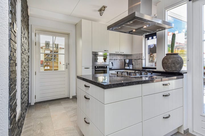 Photo 12 of Veilingstraat 1