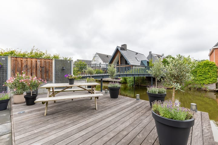 Foto 5 van Niels Bohrstraat 12