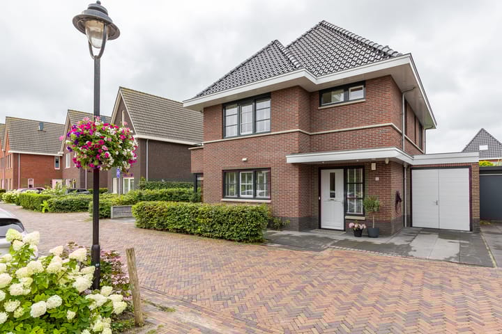 Foto 9 van Niels Bohrstraat 12