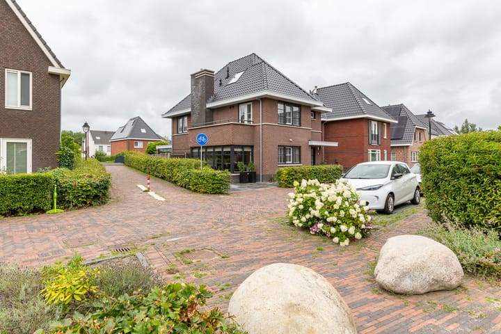 Foto 10 van Niels Bohrstraat 12