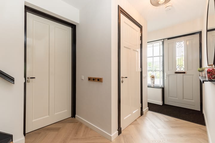 Foto 22 van Niels Bohrstraat 12