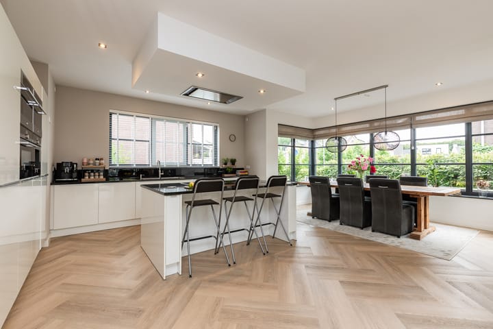 Foto 30 van Niels Bohrstraat 12