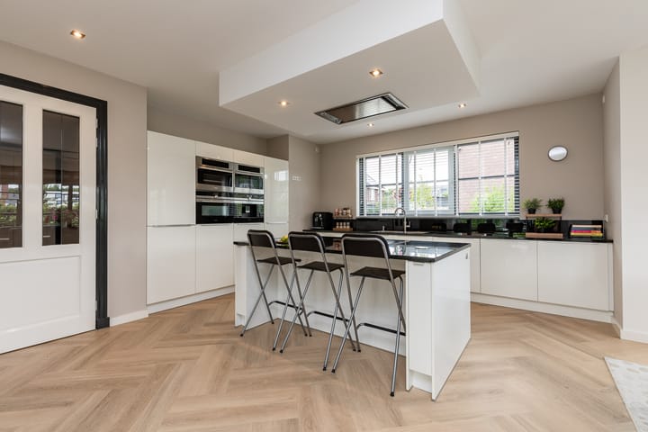 Foto 31 van Niels Bohrstraat 12