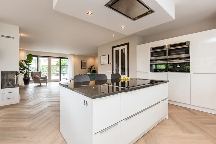 Foto 33 van Niels Bohrstraat 12